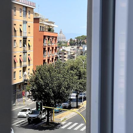 Near Vatican, Irnerio 47 Guest House Рим Экстерьер фото