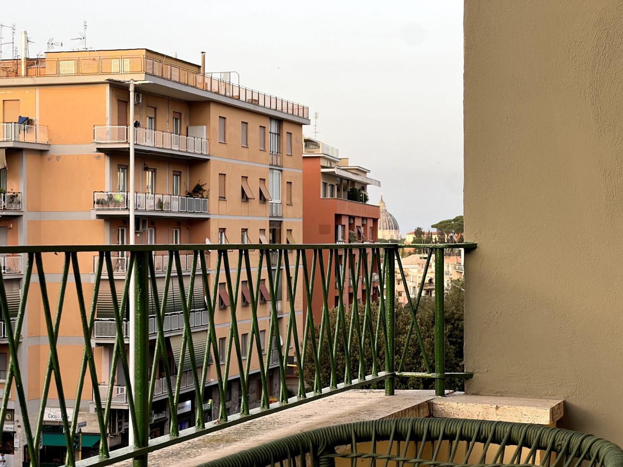 Near Vatican, Irnerio 47 Guest House Рим Экстерьер фото