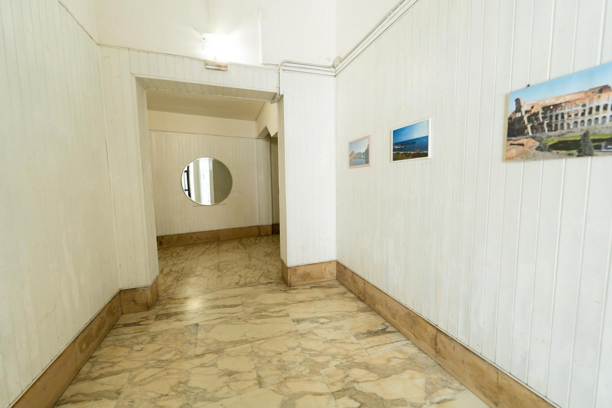 Near Vatican, Irnerio 47 Guest House Рим Экстерьер фото