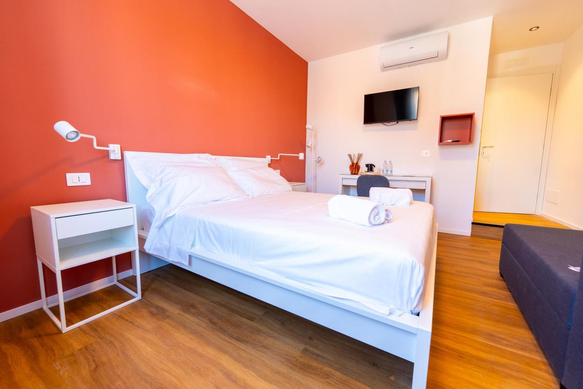 Near Vatican, Irnerio 47 Guest House Рим Экстерьер фото