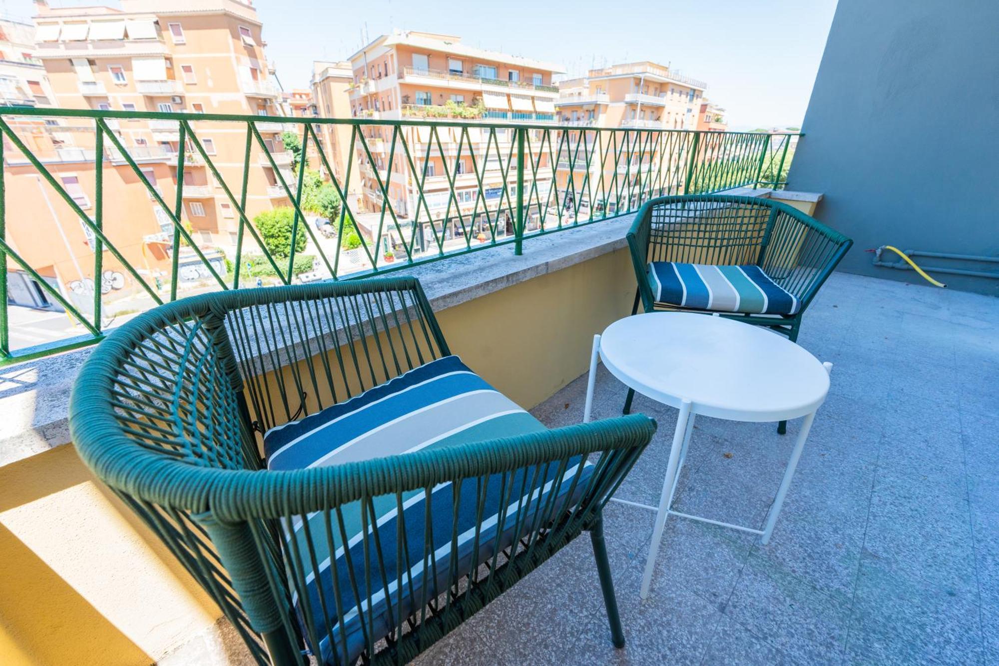 Near Vatican, Irnerio 47 Guest House Рим Экстерьер фото